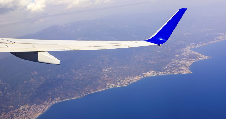 Ayvalık'a uçak ile ulaşım oldukça rahat ve hızlıdır.