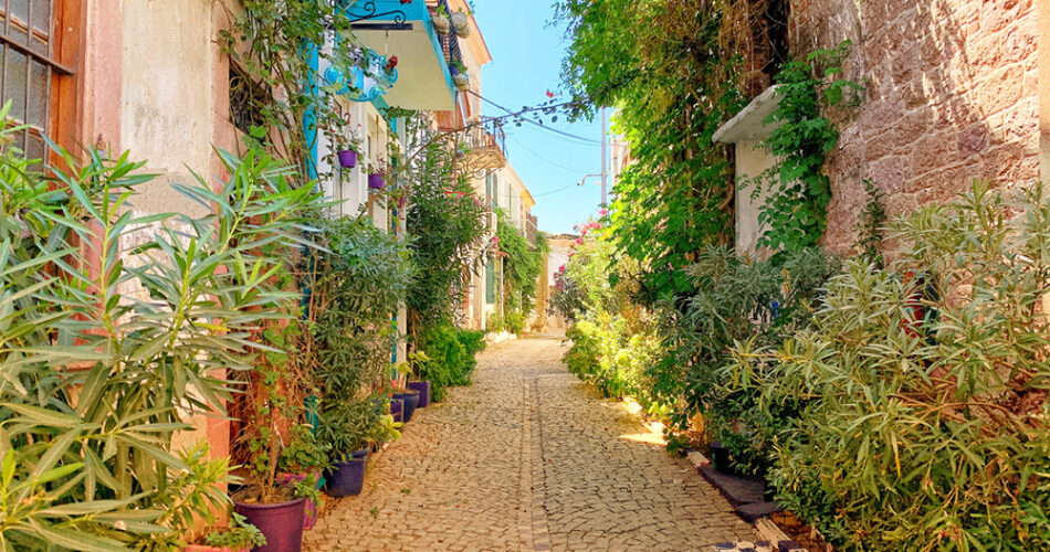 İstanbul'dan Ayvalık'a ulaşım seçenekleri artık daha da çeşitlendi.